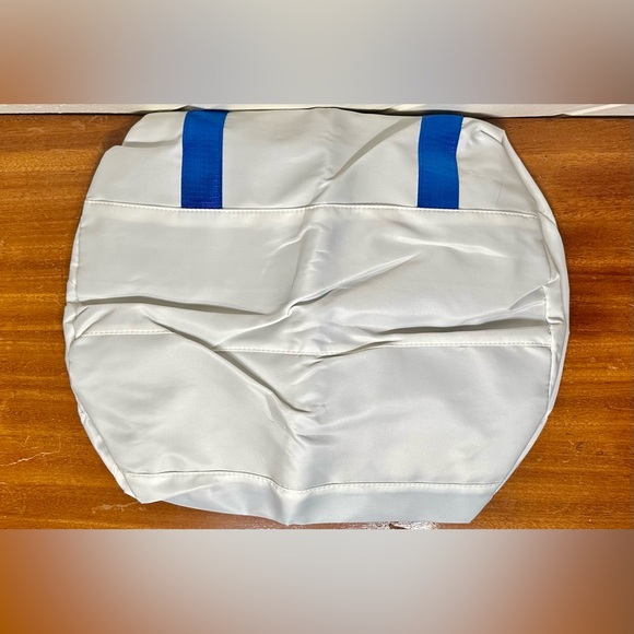 Halara Zipper Gym Bag NWT in White w/ Blue Handles - Picture 4 of 7